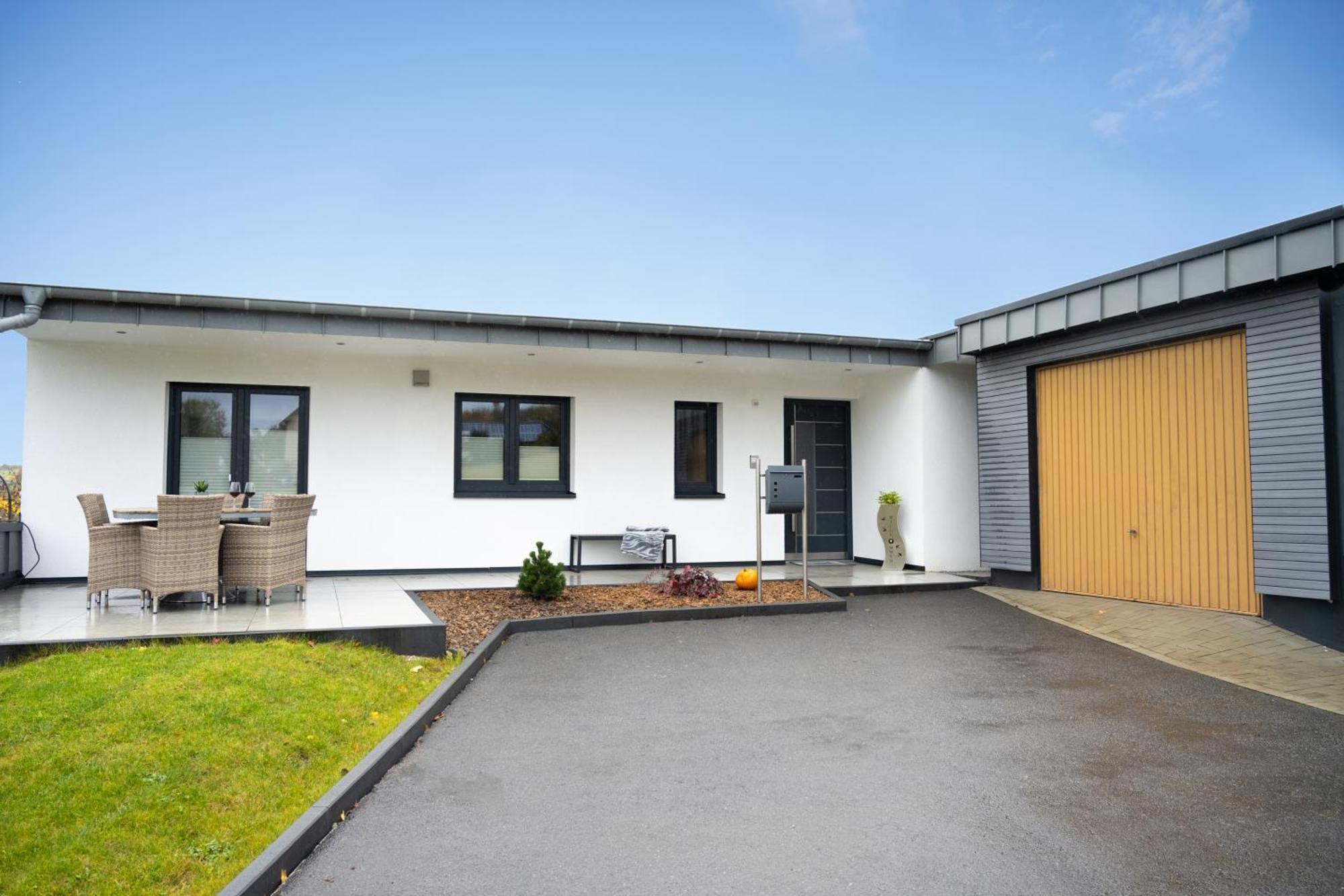 Ferienwohnung "Iewer Der Schaff" Burbach (Bitburg-Prum) Exterior foto